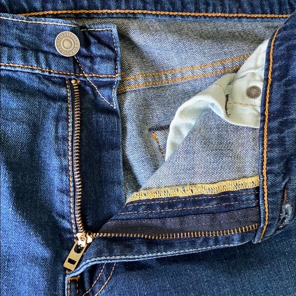 Used Levi Men’s Jeans - Picture 3 of 8